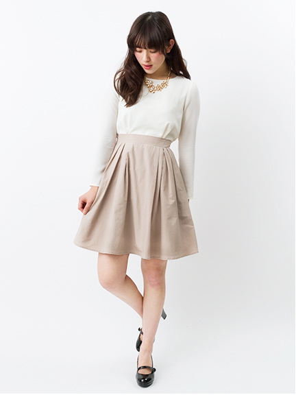 【25％OFF】earth music&ecology ノーカラードッキングタックワンピース