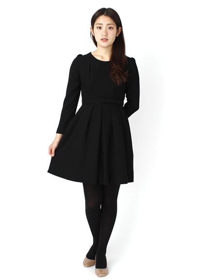 フィット&フレアータックワンピース