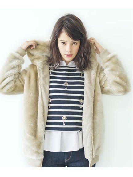 ペプラムシャツ