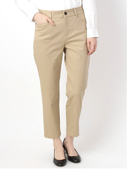 テーパードパンツ