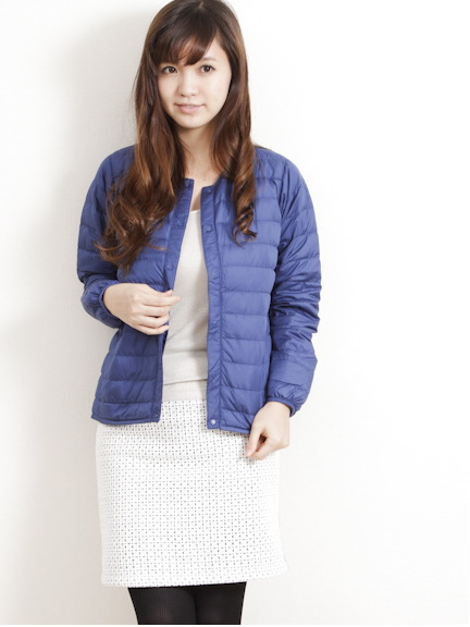 ノーカラーダウンジャケット