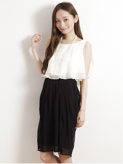 ネックレス付きドレス