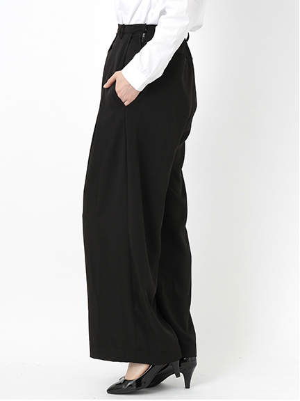 タックワイドパンツ