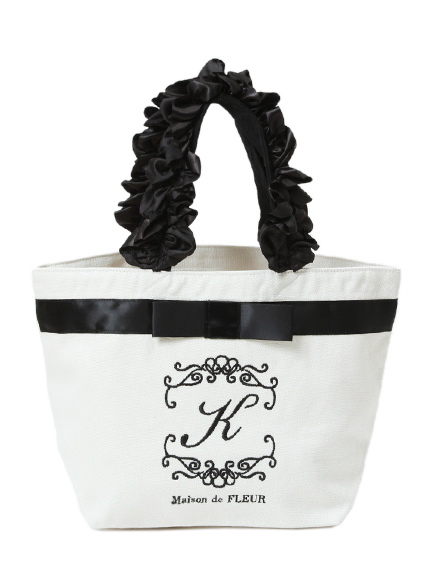 イニシャルフリルハンドルトートバッグ