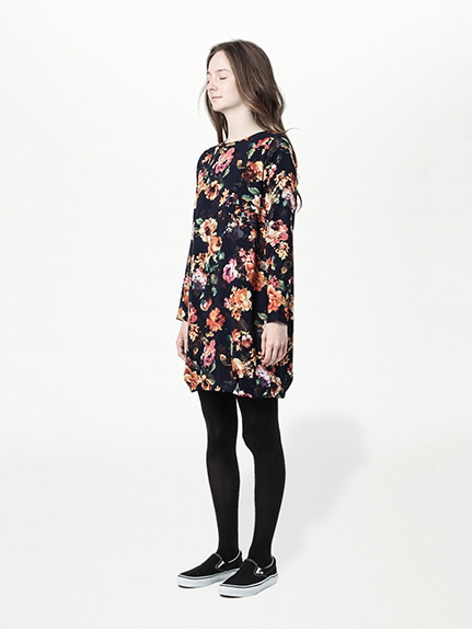 フラワープリントタックヘム長袖ワンピース