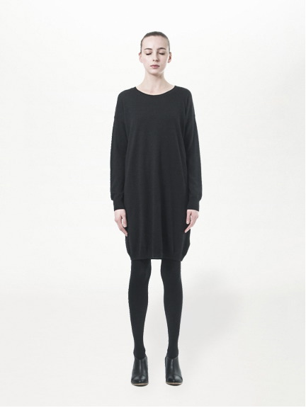 Uネックニット長袖ワンピース