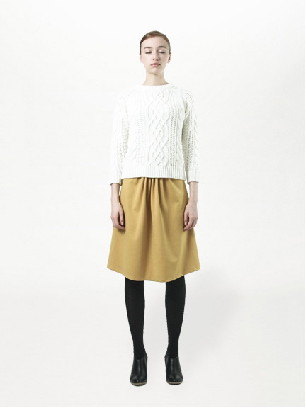 フロントプリーツスカート