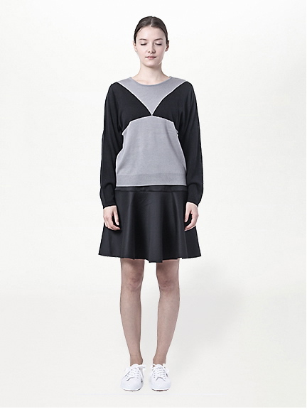 ・Vラインバイカラー長袖ニットプルオーバー